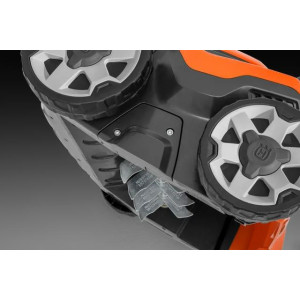 Wertykulator HUSQVARNA S 138i z akumulatorem i ładowarką